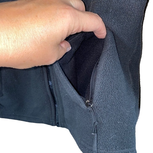 The North Face Women’s black fleece full front zip jacket - Picture 5 of 10